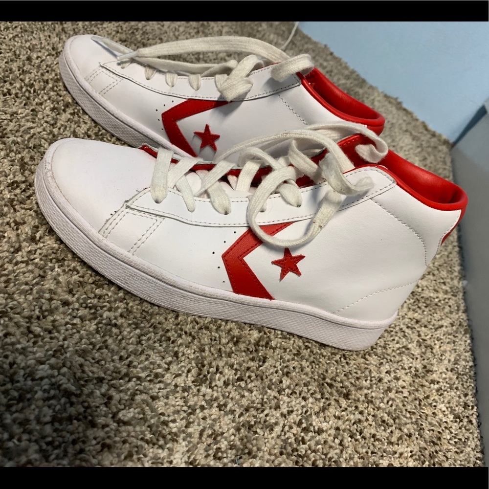 Converse - Picture 2 of 2